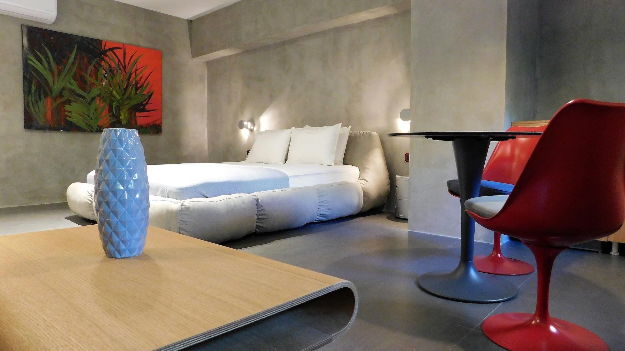 101 Adrianou Apartments Atene Esterno foto