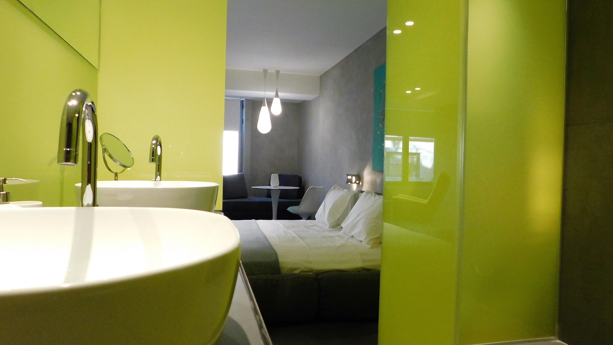 101 Adrianou Apartments Atene Esterno foto
