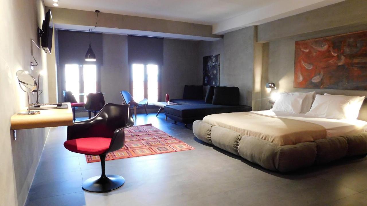 101 Adrianou Apartments Atene Esterno foto
